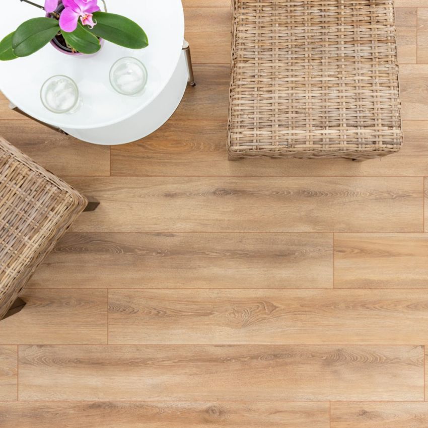 Natural Oak Brown – 8 mm AC5 Water‑Resistant Laminate Flooring - Image 3
