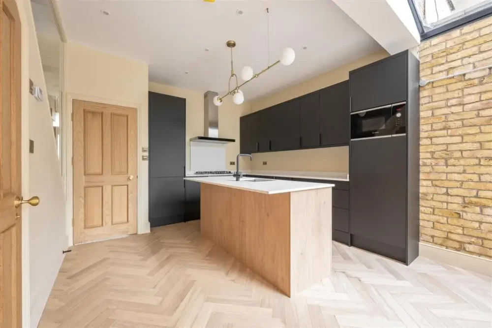 Invisible Oak Brushed & Oiled Herringbone