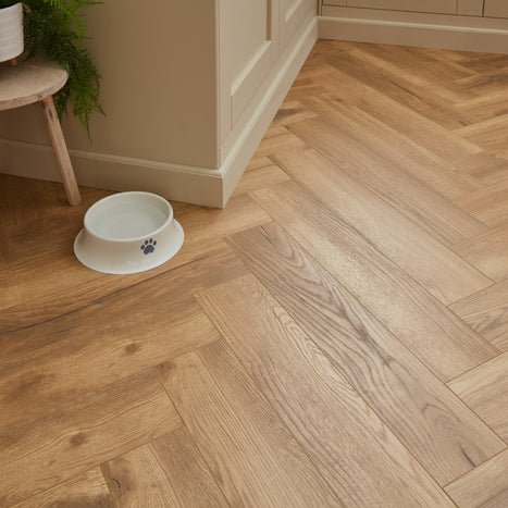 Bright Natural Oak Laminate Flooring