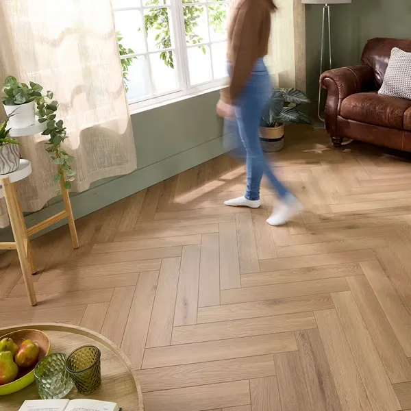 embrace-farmhouse-oak-herringbone-parquet-flooring