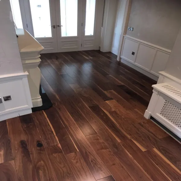 walnut-noce-smooth-lacquered-parquet