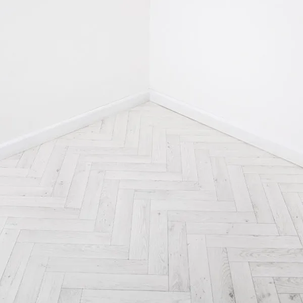 white-parquet-lino-herringbone-floor